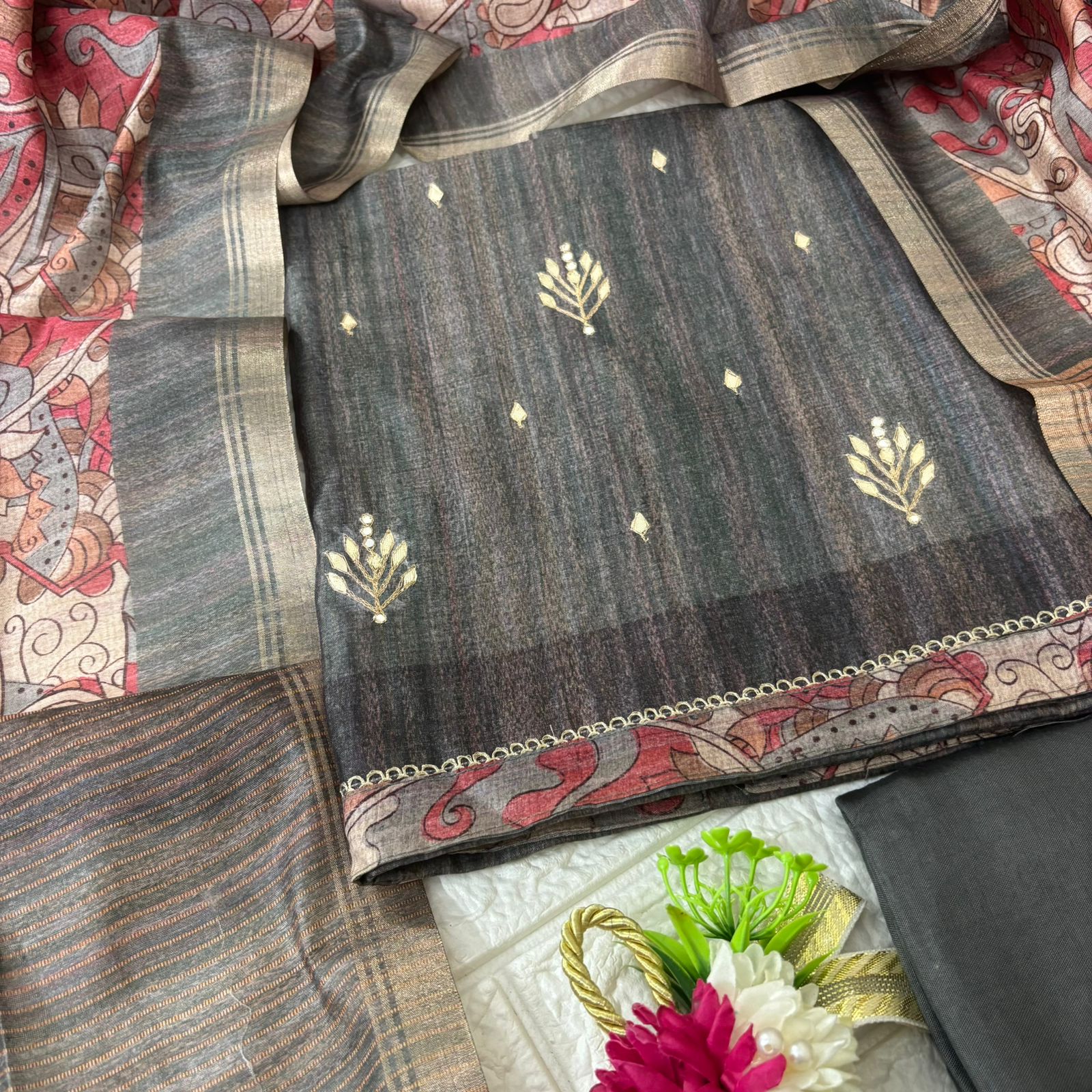 Elegant Maheshwari silk Suits with Artistic Dupattas - Image 5
