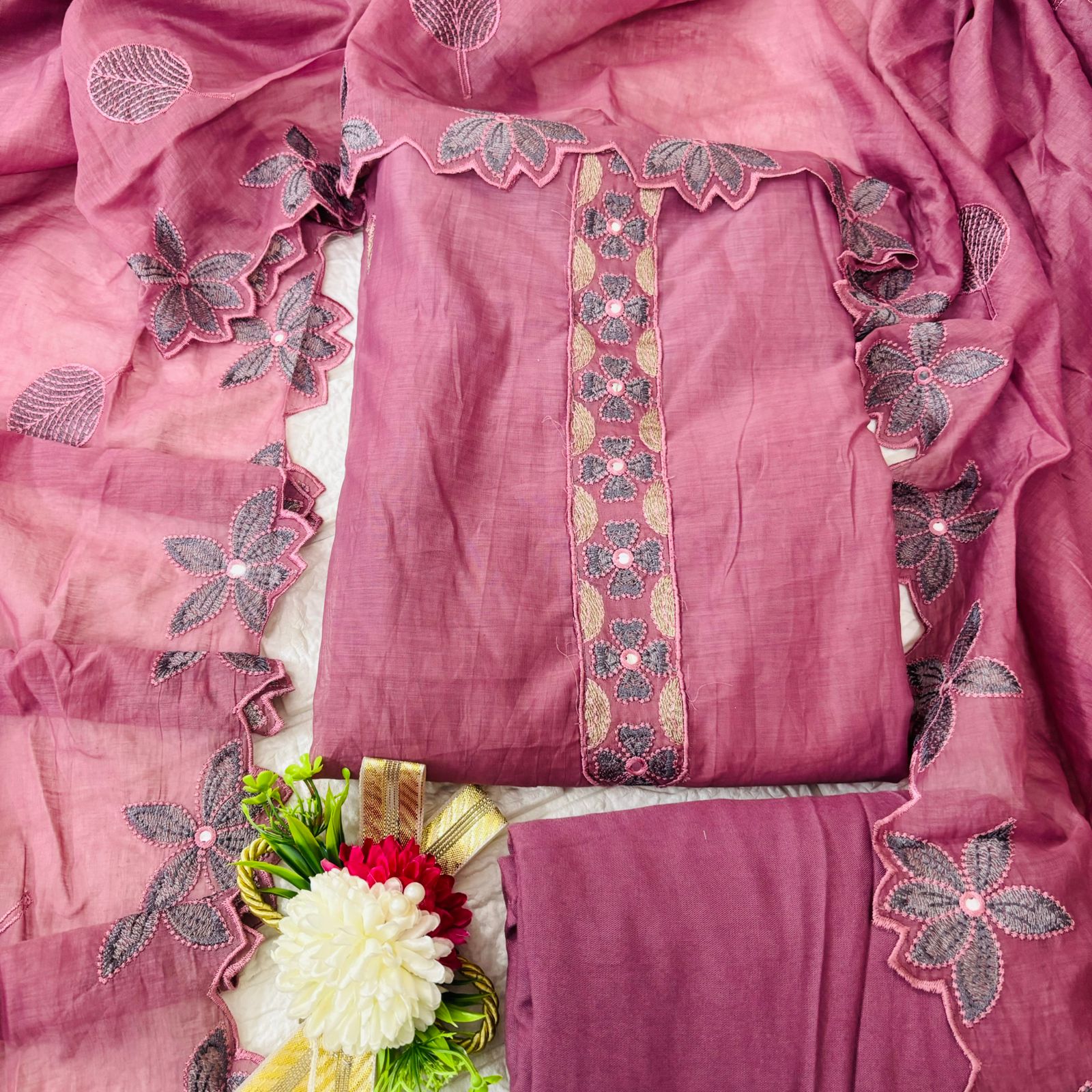 Embroidered Mul Chanderi Suit Set with Artistic Floral Design