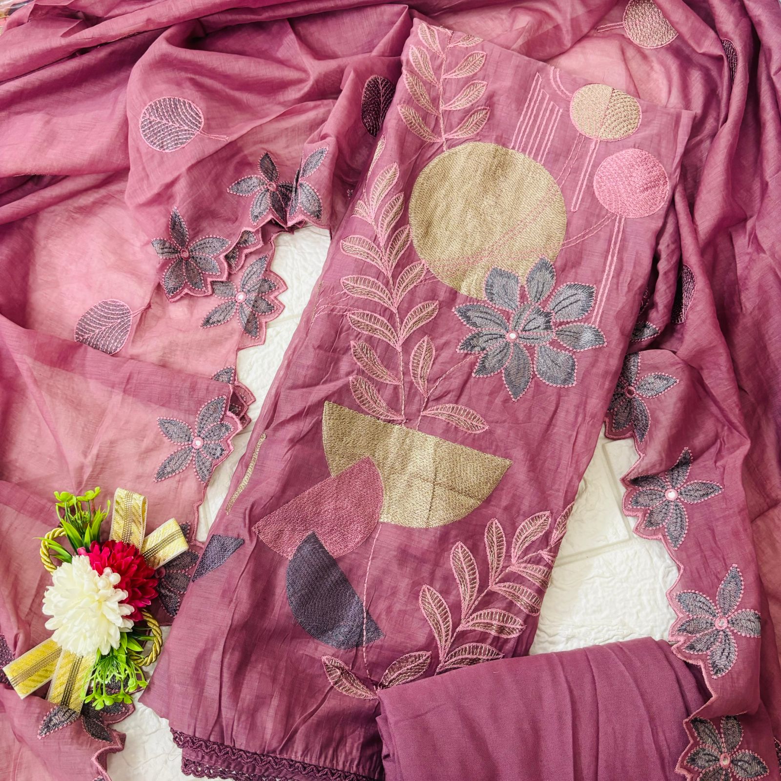Embroidered Mul Chanderi Suit Set with Artistic Floral Design - Image 5