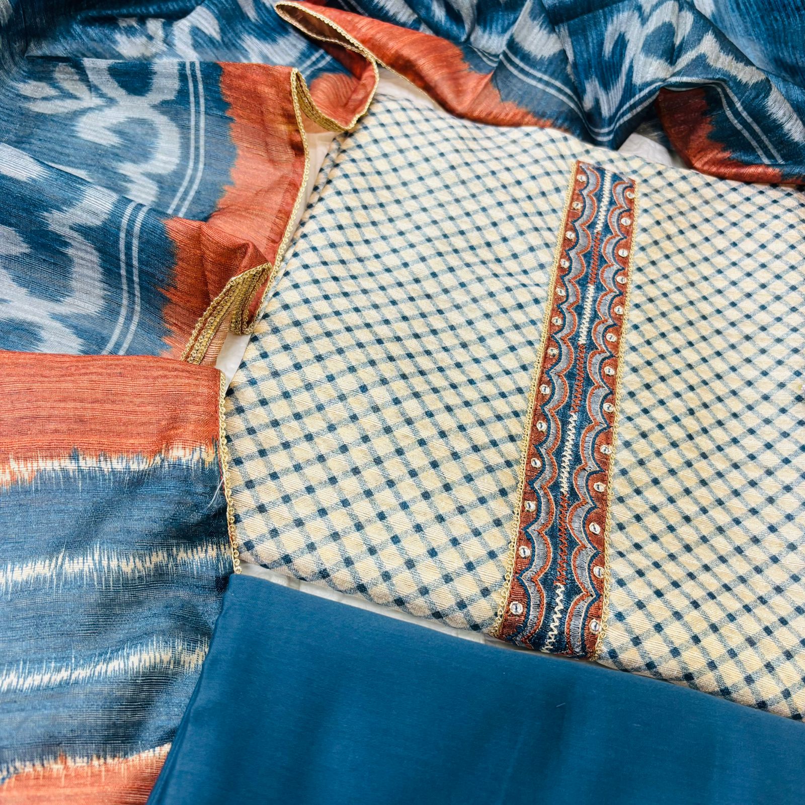 Elegant Handcrafted Ikat maheshwari Suit Set - Image 3